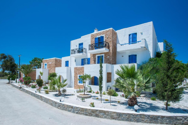 NAXOS HOLIDAYS